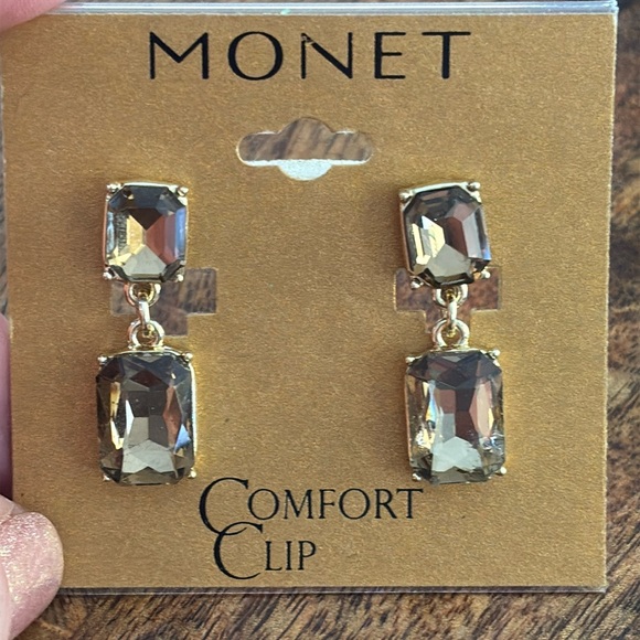 Monet Jewelry - NWT Monet Gold Drop Clip-On Earrings